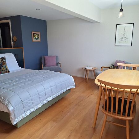 Kowhai Studio -Private Opposite Golf Course In Central ワナカ エクステリア 写真