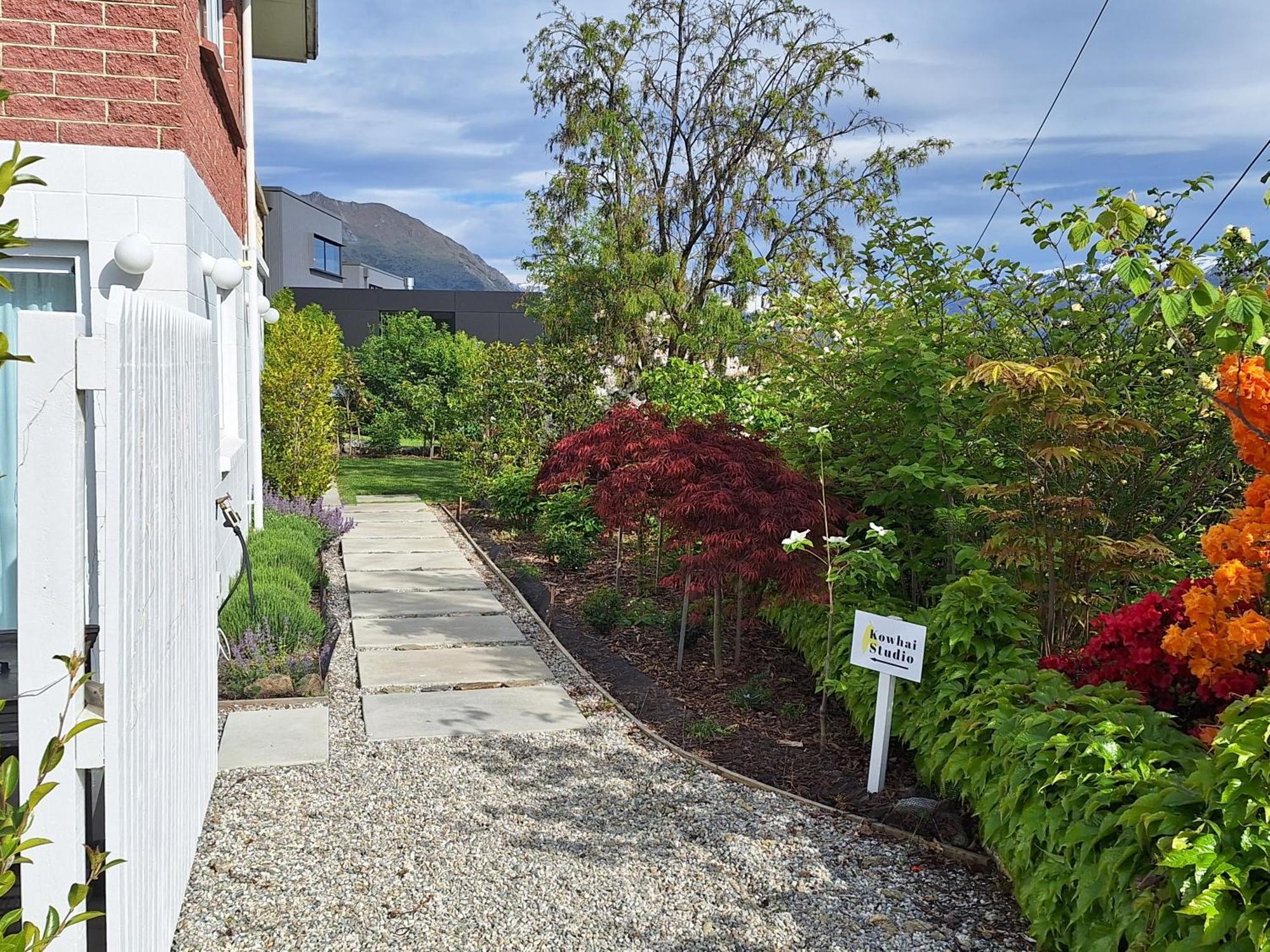 Kowhai Studio -Private Opposite Golf Course In Central ワナカ エクステリア 写真