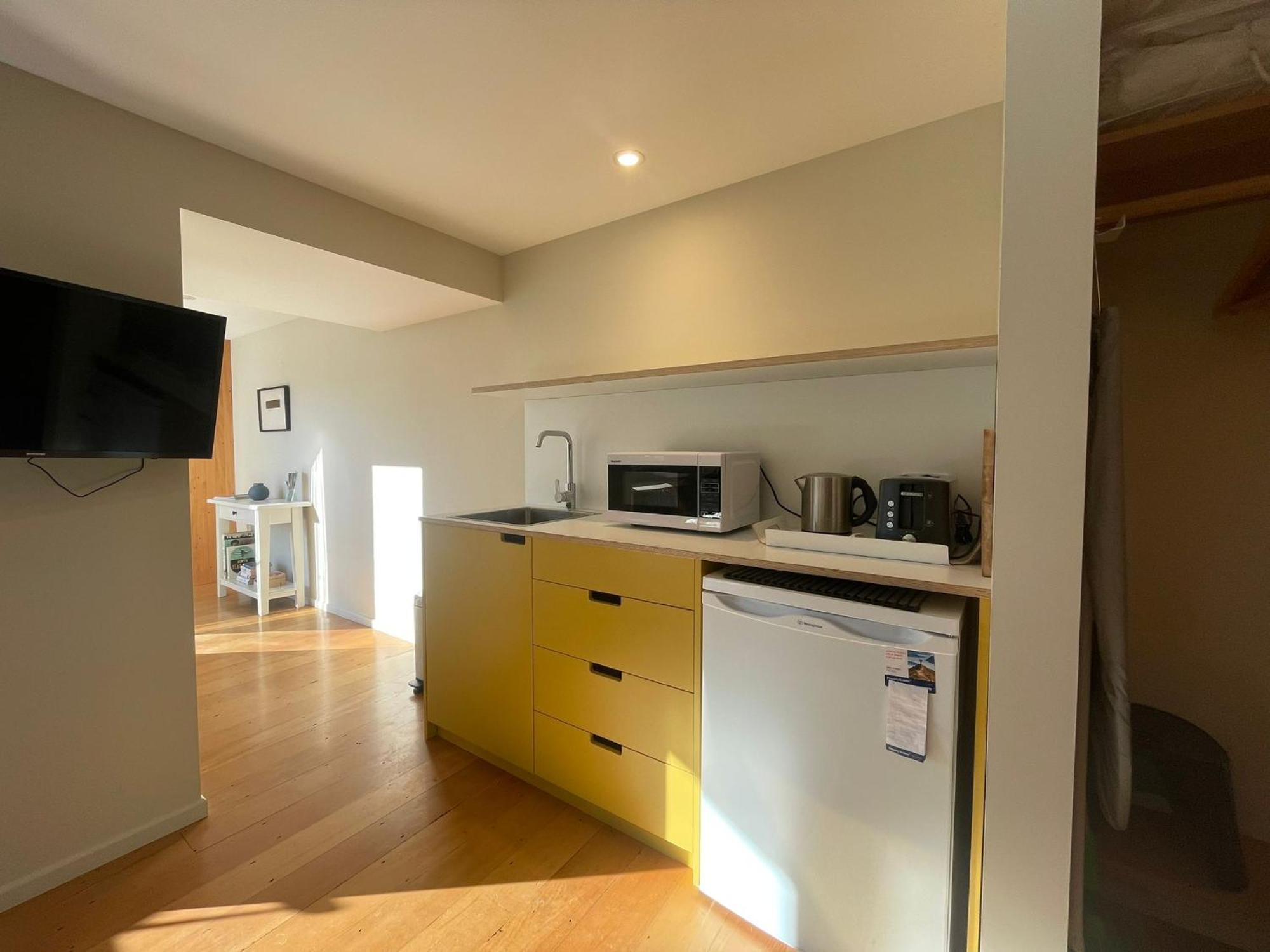 Kowhai Studio -Private Opposite Golf Course In Central ワナカ エクステリア 写真