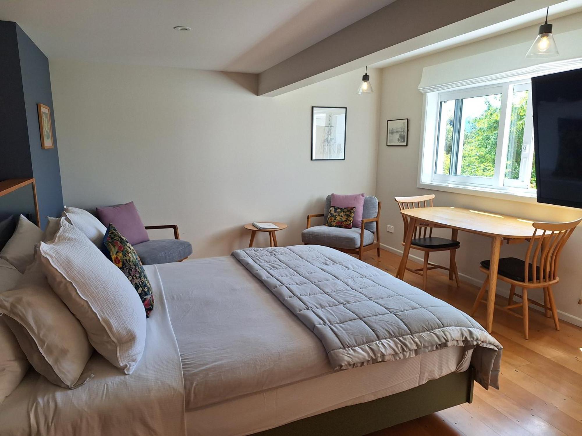 Kowhai Studio -Private Opposite Golf Course In Central ワナカ エクステリア 写真