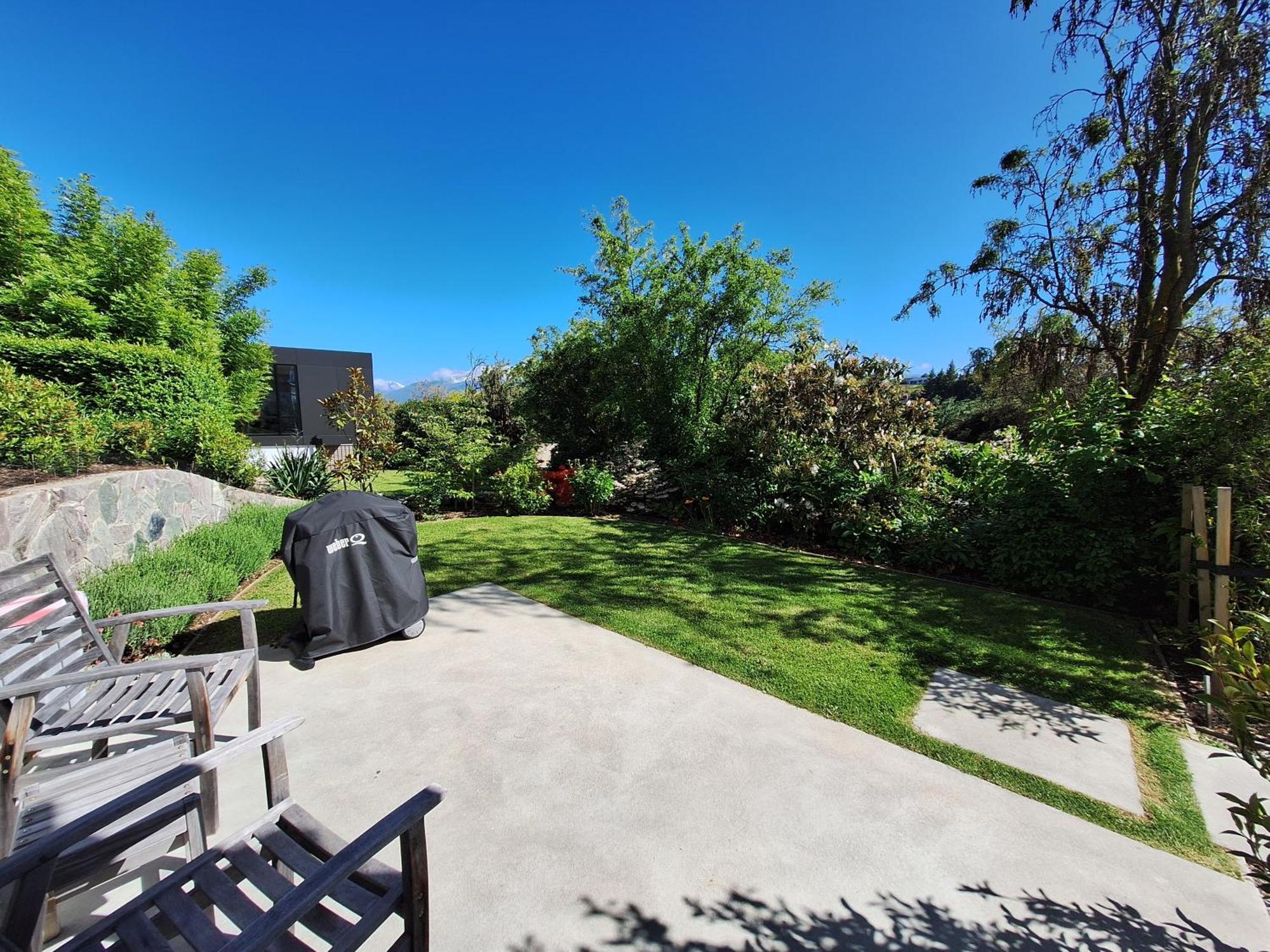 Kowhai Studio -Private Opposite Golf Course In Central ワナカ エクステリア 写真